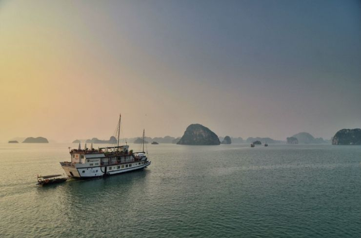 Dragon’s Pearl Junk Halong
