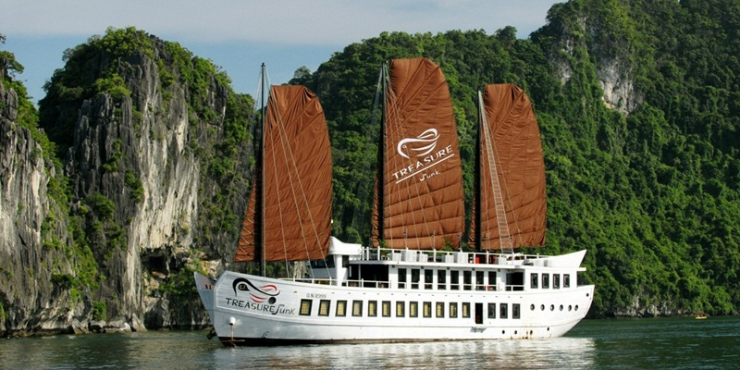Treasure Junk Halong