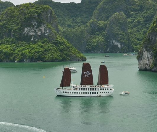 Treasure Junk Halong