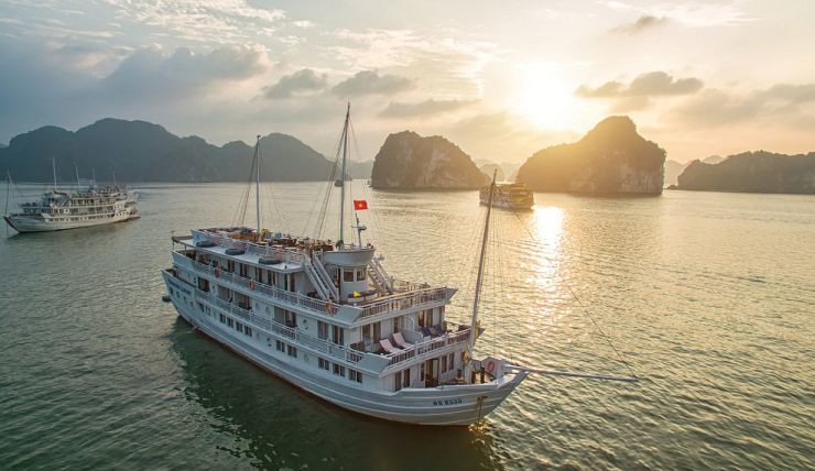 Paradise Luxury Classic Cruise Ha Long