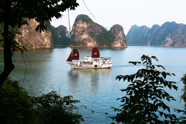 La Fairy Sails Halong