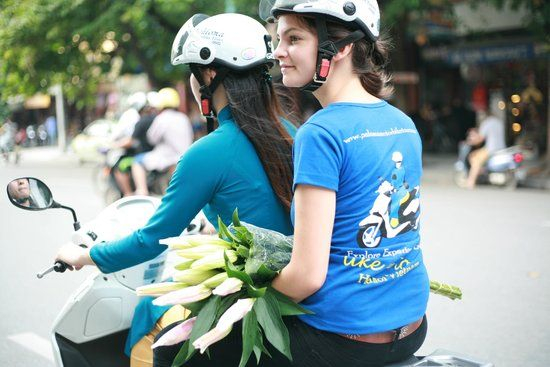 Hanoi Fabulous Food & Sights Motorbike Tour