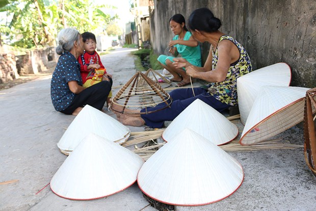 Non La – Symbol of Vietnamese charm and romance | ALO Travel Asia