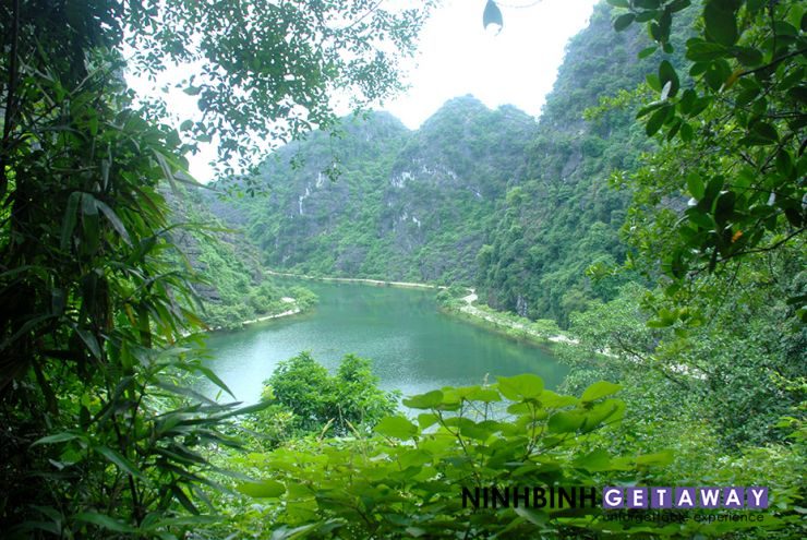 2 Days 1 Night: Hoa Lu – Tam Coc – Mua cave – Local Market – Bich Dong pagoda