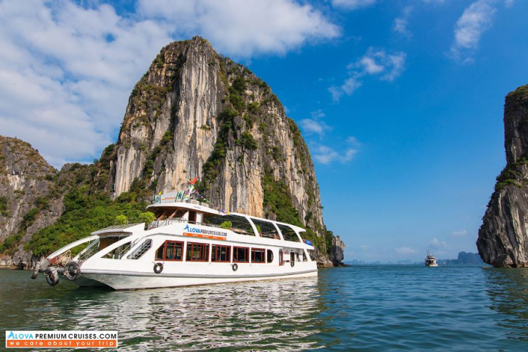 Alova Premium Halong Bay Day Cruise