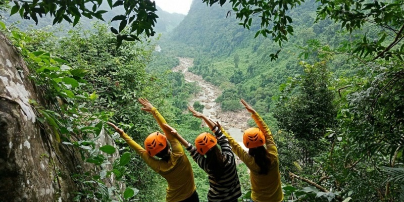 Adventure Tour: GIENG VOOC CAVE – Jungle Trekking And Hiking