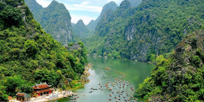 2D1N – Tour Hoa Lu or Bai Dinh – Trang An – Mua Cave – Cuc Phuong National Park