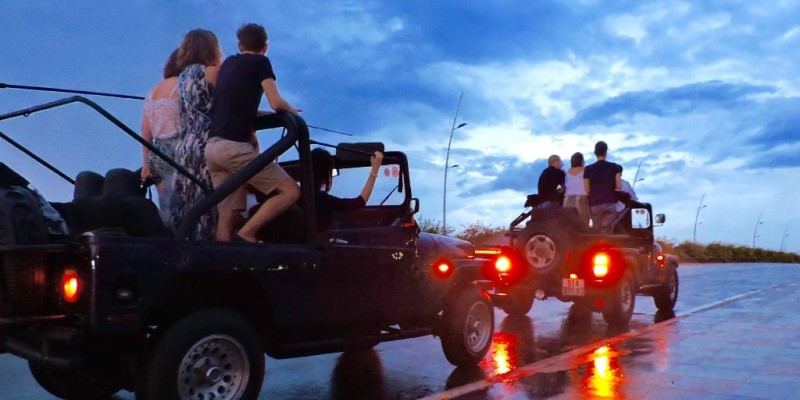 JEEP TOUR | Private Foodie & City Tour by Night
