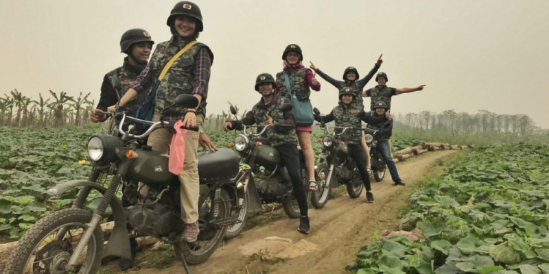 Hanoi Food, Culture, Sight & Fun on Vintage Motorbike & Jeep